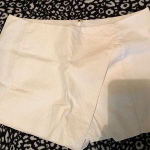 LILLY PULITZER RESORT WHITE SKORT